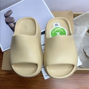 COPY - Yezzy tolder slides